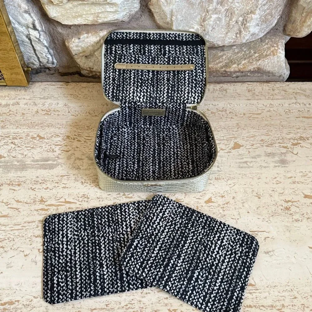 Stella & Dot snake print travel jewelry box. Travel organization